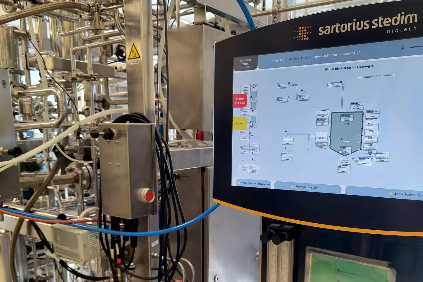 The 70 L stainless-steel Biostat D-DCU with QB Control running on its HMI