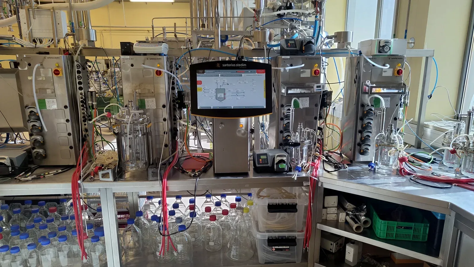 A Second Life for Your Sartorius Bioreactors: Retrofitting with QB Control